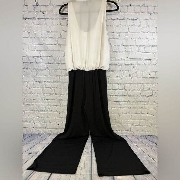 Karen Kane Off White Black Contrast Drape Front Minimalist Party Jumpsuit S - Picture 2 of 10